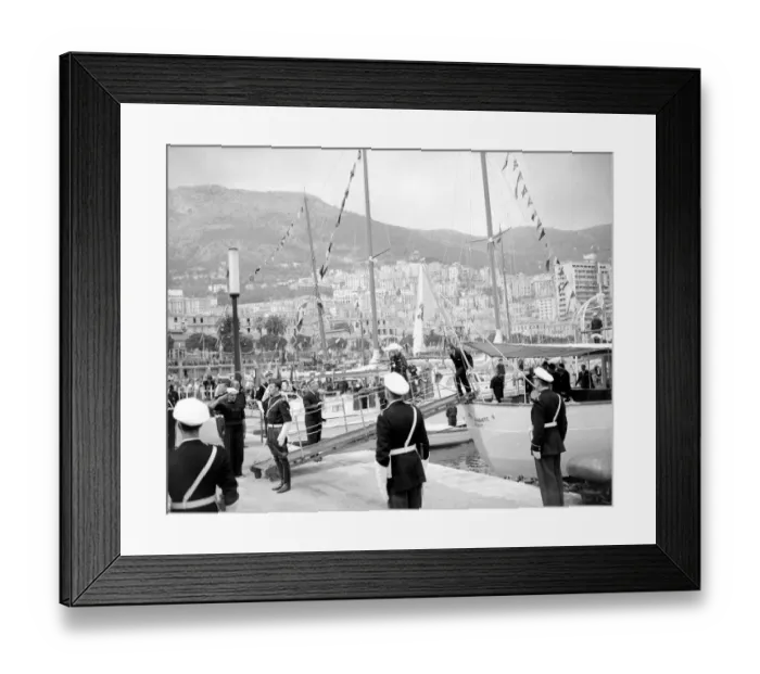 Framed Print : Princess Grace Kelly - 1956 arrives in Monte Carlo Framed Print : Princess Grace Kelly - 1956 arrives in Monte Carlo