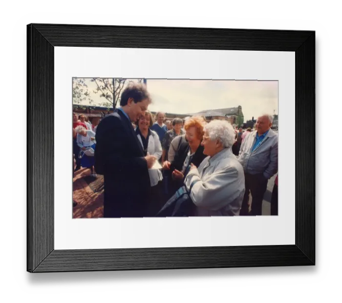 Framed Print : Prime Minister Tony Blair meets the locals, during his visits to the Victoria Centre Framed Print : Prime Minister Tony Blair meets the locals, during his visits to the Victoria Centre