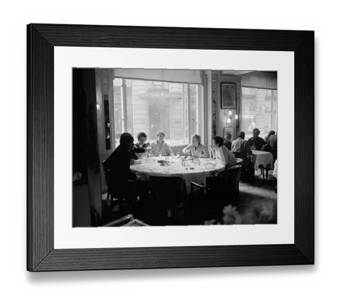 Framed Print : The Sex Pistols punk rock band seen here in the Langans Restaurant in London Framed Print : The Sex Pistols punk rock band seen here in the Langans Restaurant in London
