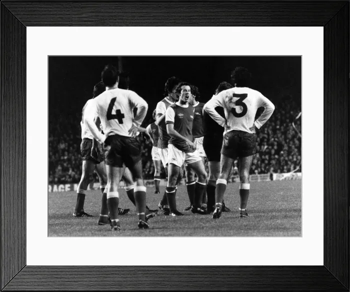 Framed Print : Liam Brady Arsenal shouts at Hajuk Split man Muzinic 1978 after being sent off Framed Print : Liam Brady Arsenal shouts at Hajuk Split man Muzinic 1978 after being sent off