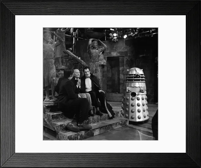 Framed Print : Television programmes Dr Who May 1965 a scene from the TV series with William Hartnell as Framed Print : Television programmes Dr Who May 1965 a scene from the TV series with William Hartnell as