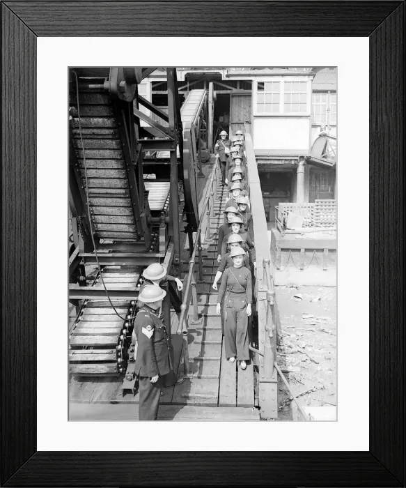 Framed Print : River Emegency Service September 1939 Women fulfilling Mens work duties during