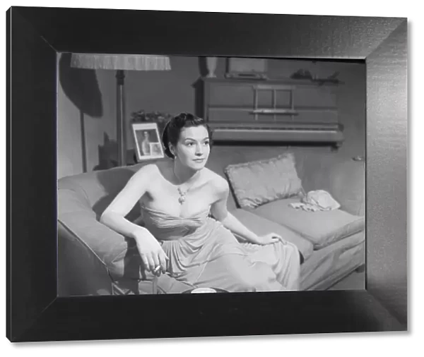 Photographer Heanly Jean Lodge Actress DM 20  /  2  /  1952