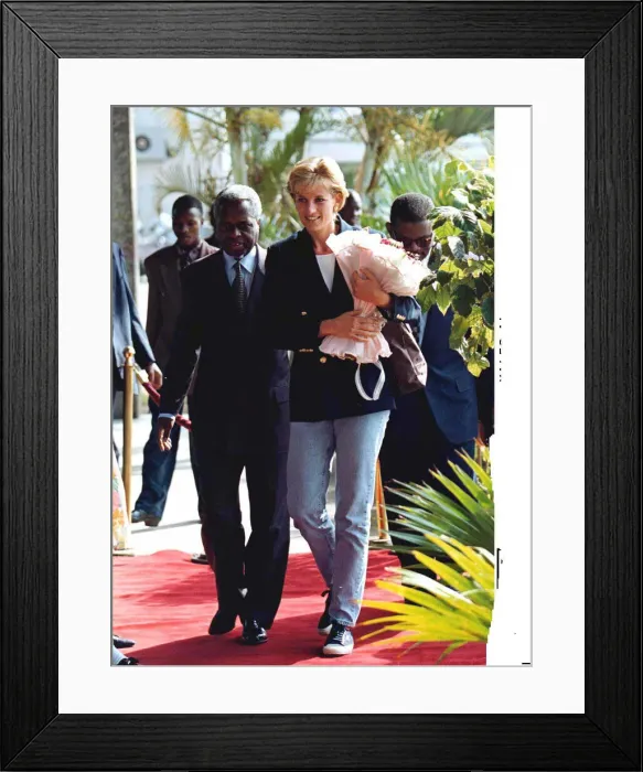 Framed Print : Diana, Princess of Wales upon her arrival at the Luanda Airport