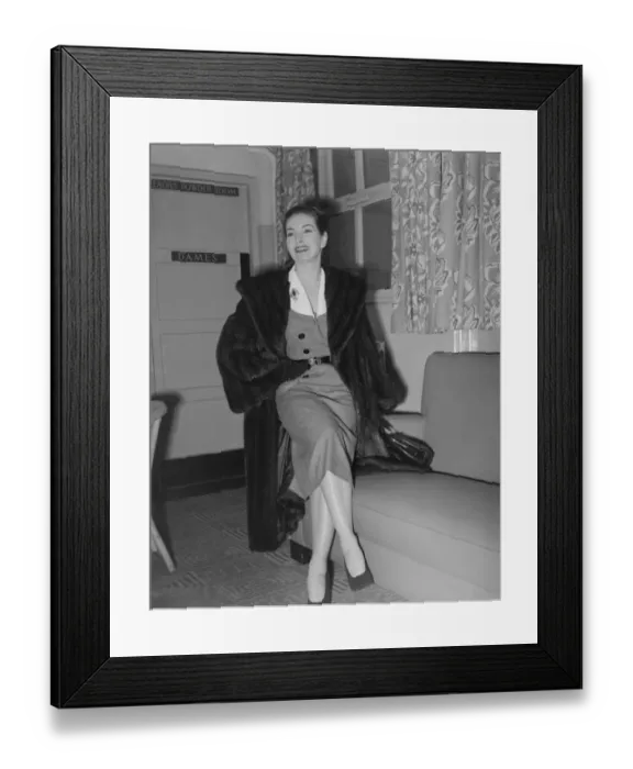 Framed Print : London Airport Patricia Roc 22 / 2 / 1952 C903 Framed Print : London Airport Patricia Roc 22 / 2 / 1952 C903