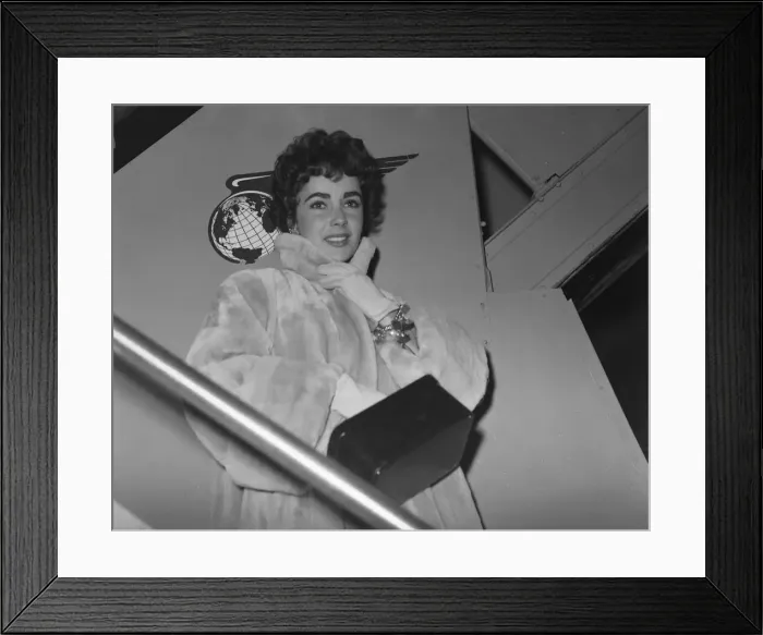 Framed Print : Elizabeth Taylor DM 20 / 2 / 1952 C837 / 2 Framed Print : Elizabeth Taylor DM 20 / 2 / 1952 C837 / 2