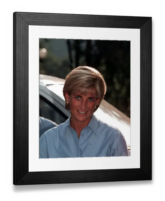 Framed Print : Diana, Princess of Wales makes a three day visit to Bosnia - Herzegovina as part of her