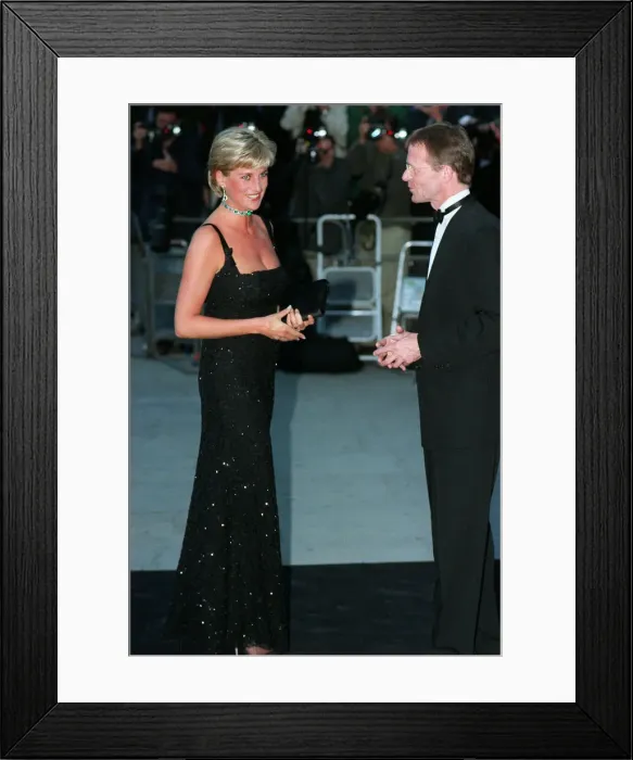 Framed Print : Diana, Princess of Wales arrives for a gala evening sponsored by Chanel Framed Print : Diana, Princess of Wales arrives for a gala evening sponsored by Chanel
