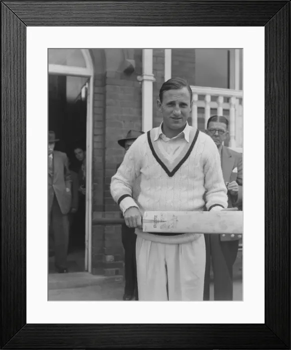 Framed Print : Cricket Cricket Len Hutton 24 / 7 / 1951 B3523 Framed Print : Cricket Cricket Len Hutton 24 / 7 / 1951 B3523