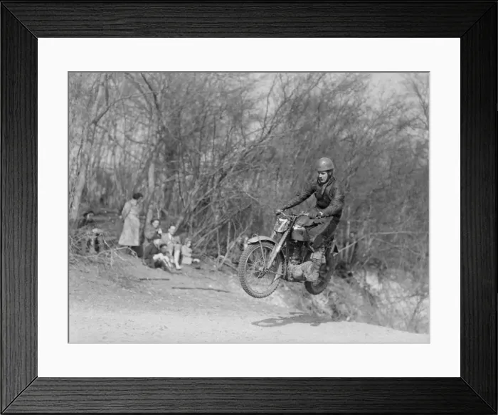 Framed Print : Greenwich Motor-Cycle Club Spring Scramble at Brands Hatch, Kent