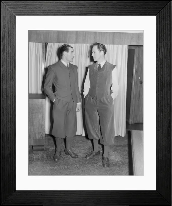 Framed Print : Mens Fashion Show Elizabethan Styles DM 01 / 4 / 1952 C1650 / 1 Framed Print : Mens Fashion Show Elizabethan Styles DM 01 / 4 / 1952 C1650 / 1