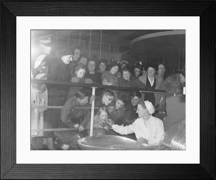 Framed Print : Opening of South Bank Exhibition 1951 Festival of Britain Try it Yourself
