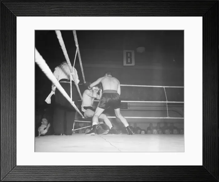 Framed Print : Ellman Staff Photographer Boxing Gerry McDermott v Terry McDonald Framed Print : Ellman Staff Photographer Boxing Gerry McDermott v Terry McDonald