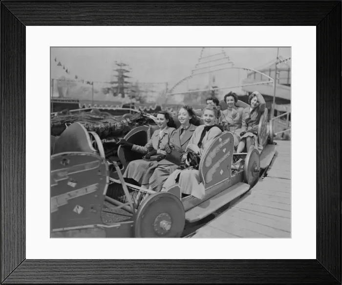 Framed Print : Festival of Britain 1951 Battersea Pleasure Gardens 11 / 5 / 1951 B2178 / 5 Framed Print : Festival of Britain 1951 Battersea Pleasure Gardens 11 / 5 / 1951 B2178 / 5