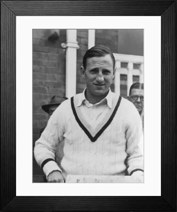 Framed Print : Cricket Len Hutton 24 / 7 / 1951 B3523 / 1 Framed Print : Cricket Len Hutton 24 / 7 / 1951 B3523 / 1