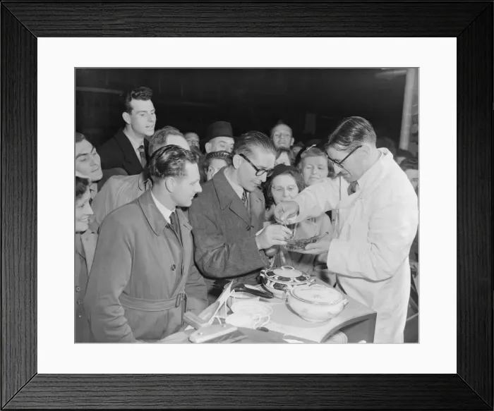 Framed Print : Festival of Britain 1951 Opening of the South Bank Exhibition to the public Framed Print : Festival of Britain 1951 Opening of the South Bank Exhibition to the public