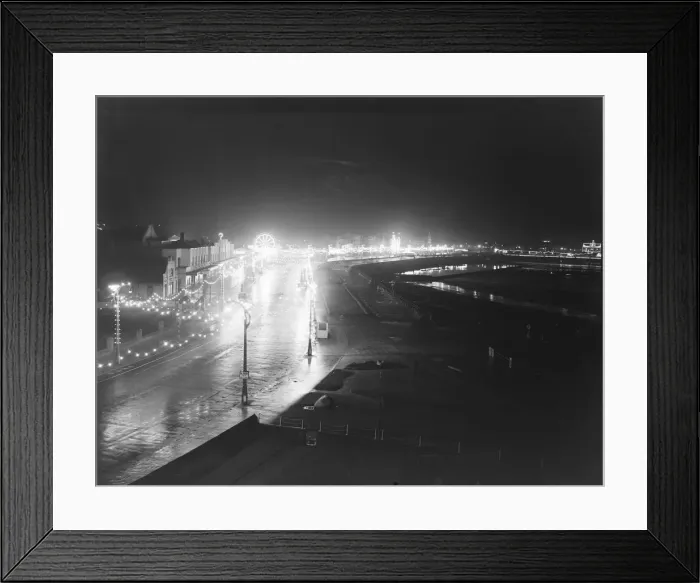 Framed Print : Illuminations at Morecombe Lancs 1950 The Promenade