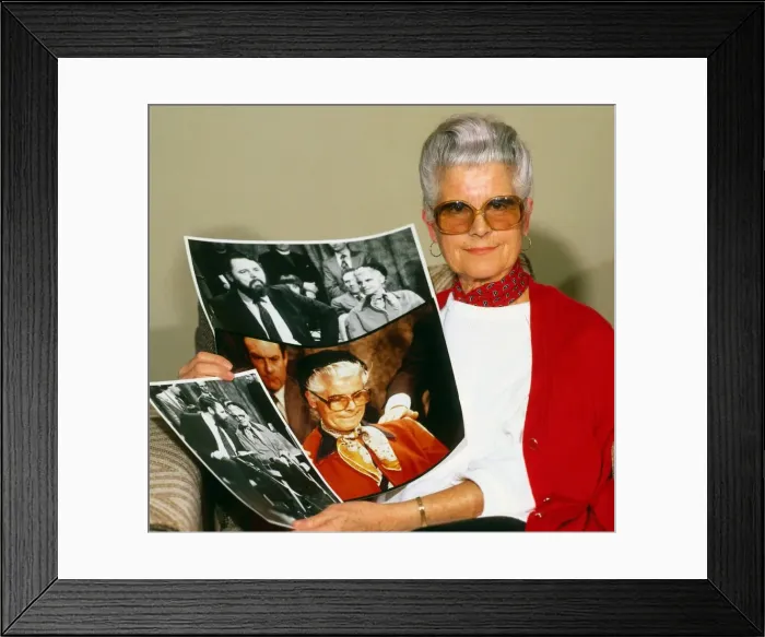 Framed Print : Jean Waddell former Iranian hostage January 1981 Framed Print : Jean Waddell former Iranian hostage January 1981