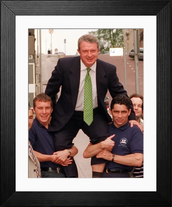 Framed Print : Boxing Promoter Tommy Gilmour lifted on the shoulders of Boxers Mark Breslin Framed Print : Boxing Promoter Tommy Gilmour lifted on the shoulders of Boxers Mark Breslin