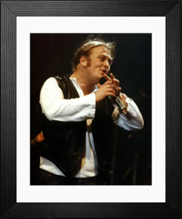 Framed Print : Andrew Strong singer actor of the commitments on stage A©Mirrorpix