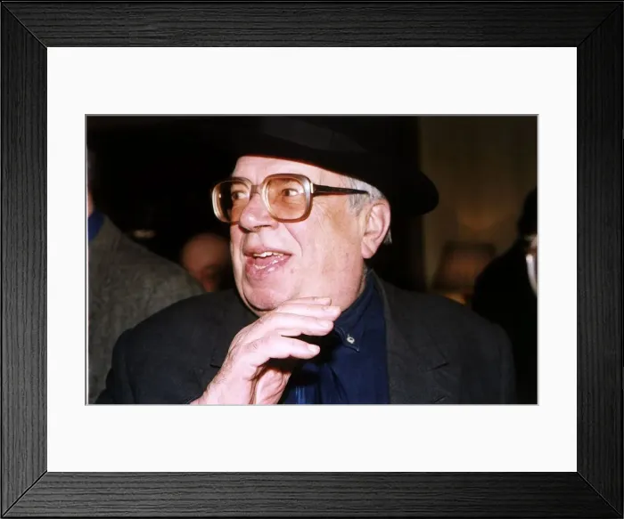 Framed Print : George Melly jazz singer entertainer presenter. February 1997 Framed Print : George Melly jazz singer entertainer presenter. February 1997