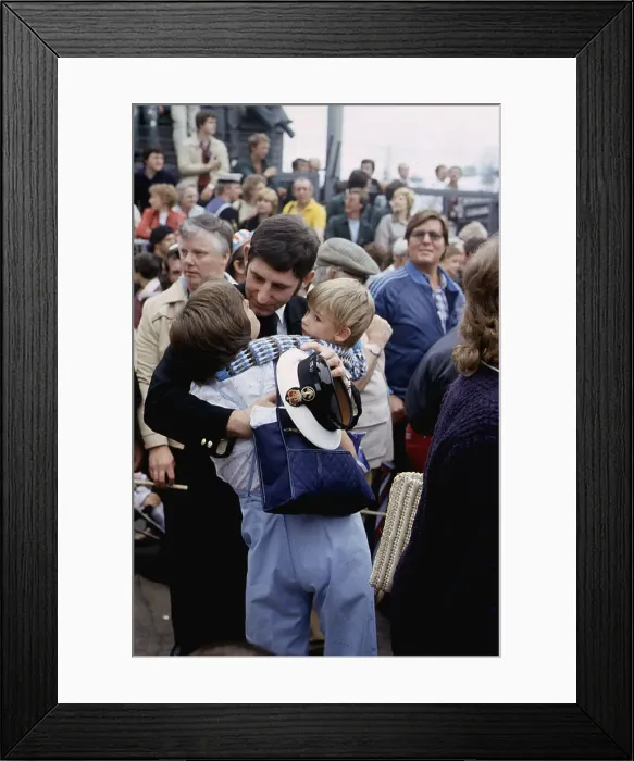 Framed Print : HMS Arrow returns to Plymouth after service in the Falklands dbase MSI Framed Print : HMS Arrow returns to Plymouth after service in the Falklands dbase MSI