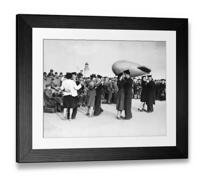 : WW2 Sailors dancing to a military band on the Hoe in Plymouth 1941 : WW2 Sailors dancing to a military band on the Hoe in Plymouth 1941