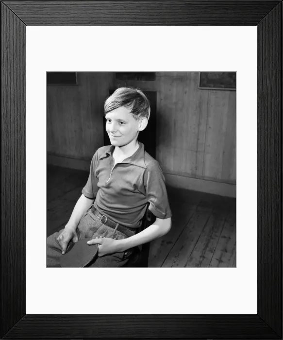 Framed Print : Lawrence Landry at Willesdon Green T-Tennis Club. February 1953 D997-001
