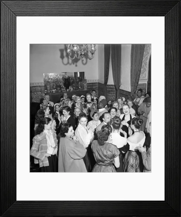 Framed Print : A group pf French actresses enjoy a night out at the theatre in Marrakech, Morocco Framed Print : A group pf French actresses enjoy a night out at the theatre in Marrakech, Morocco