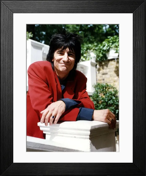 Framed Print : Ronnie Wood of the Rolling Stones. 6th August 1992 Framed Print : Ronnie Wood of the Rolling Stones. 6th August 1992