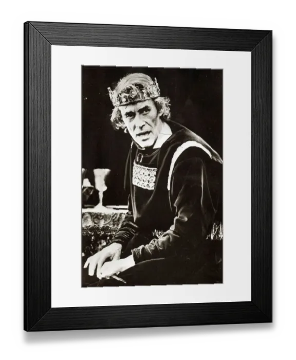 Framed Print : Peter O Toole as Macbeth at Londons Old Vic theatre September 1980 Framed Print : Peter O Toole as Macbeth at Londons Old Vic theatre September 1980