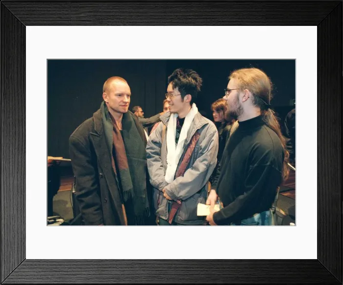 Framed Print : Superstar Sting plays a concert to Newcastle College students and chats to Dan Jazz Framed Print : Superstar Sting plays a concert to Newcastle College students and chats to Dan Jazz