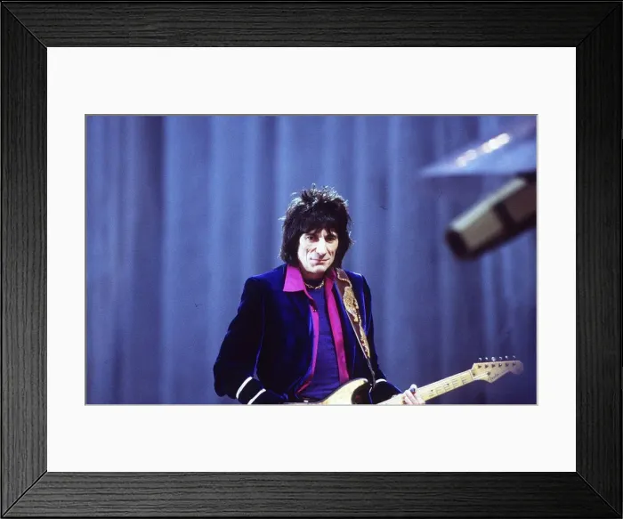 Framed Print : Rolling Stones in concert at Wembley Stadium 11th June 1999 Ronnie Wood Framed Print : Rolling Stones in concert at Wembley Stadium 11th June 1999 Ronnie Wood