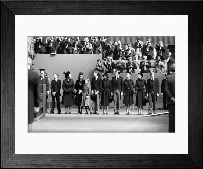 Framed Print : Earl Mountbatten Funeral, Sep 1979 The Family wait for the Coffin to pass