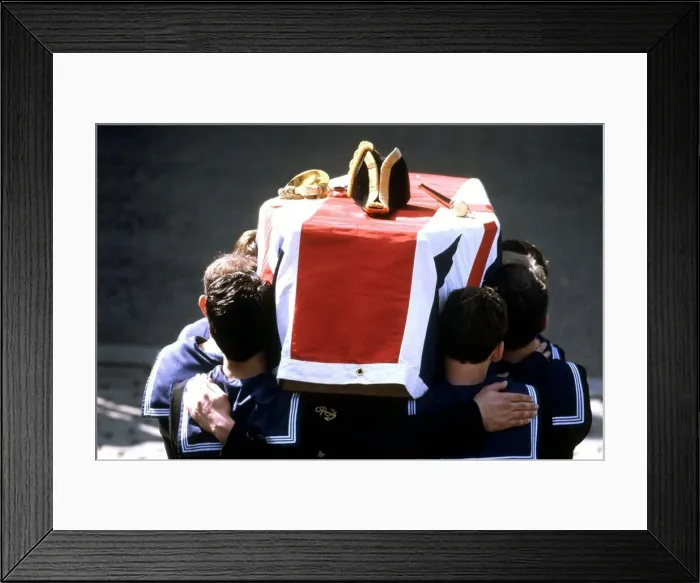 Framed Print : Funeral of Earl Mountbatten Pallbearers carry coffin 1979 Bearer party from HMS