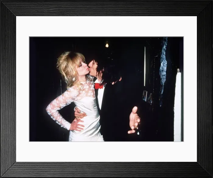 Framed Print : Ronnie Wood and his bride Jo Howard, Jan 1985 Framed Print : Ronnie Wood and his bride Jo Howard, Jan 1985