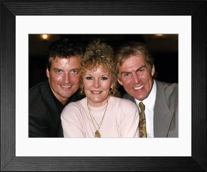 Framed Print : Petula Clark with co-stars of The Phantom of the Opera Framed Print : Petula Clark with co-stars of The Phantom of the Opera