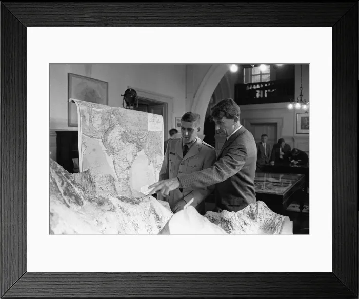Framed Print : The Everest team attend a press conference at the Royal Geographical Society