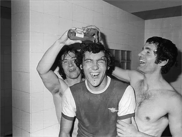 Tottenham Hotspur v Arsenal 1971, Ray Kennedy centre Frank McLintock right