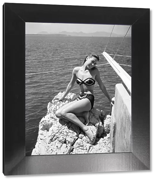 South of France. Yvonne Viseux at Eden Rock. (Miss France 1947). August 1950 O25463-005