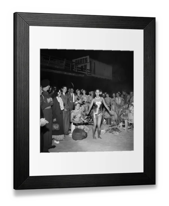 Framed Print : Felix Mendelssohn holds midnight beach party for Pulu Moe who has been with his band for