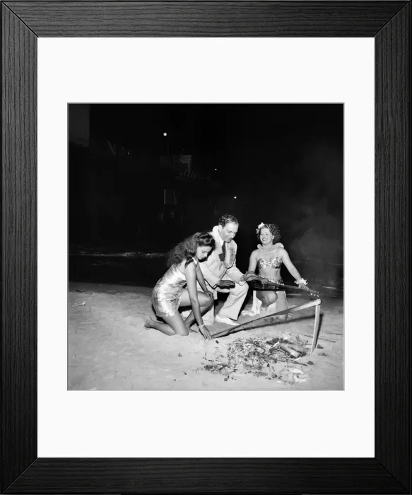 Framed Print : Felix Mendelssohn holds midnight beach party for Pulu Moe who has been with his band for Framed Print : Felix Mendelssohn holds midnight beach party for Pulu Moe who has been with his band for