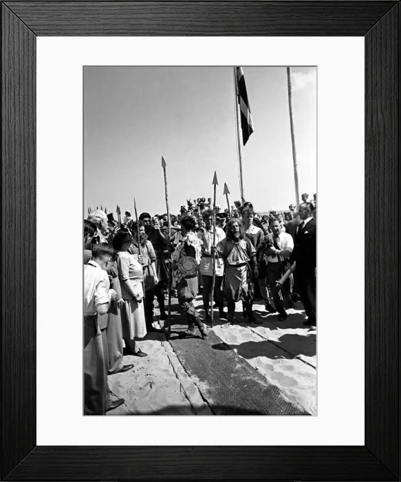 Framed Print : Viking Ship Hugin'arrives at Broadstairs Kent Framed Print : Viking Ship Hugin'arrives at Broadstairs Kent