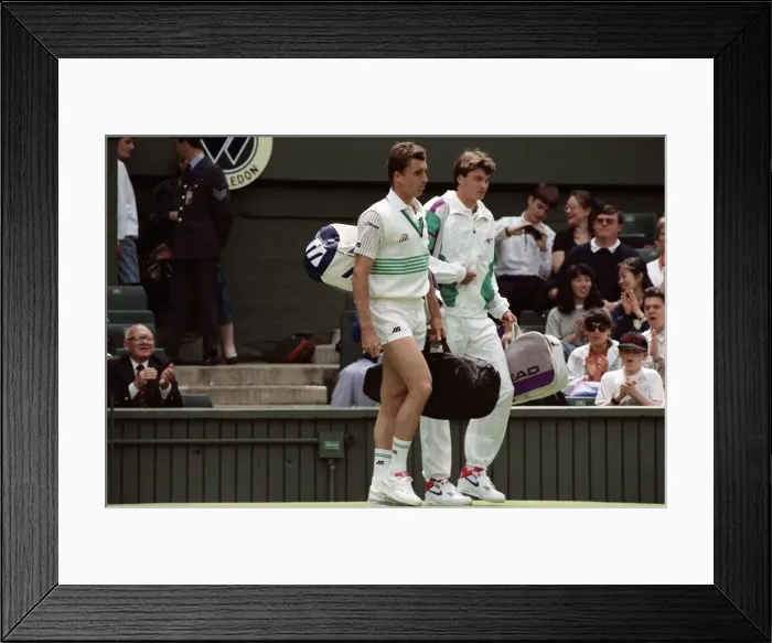 Framed Print : All England Lawn Tennis Championships at Wimbledon. Mens Singles Third Round match Framed Print : All England Lawn Tennis Championships at Wimbledon. Mens Singles Third Round match