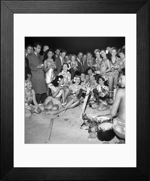 Framed Print : Felix Mendelssohn holds midnight beach party for Pulu Moe who has been with his band for