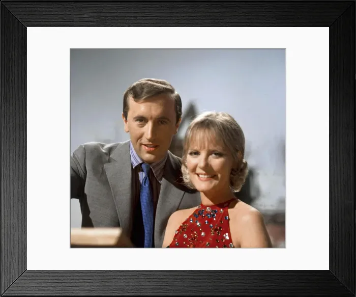 Framed Print : David Frost and Petula Clark who both appeared in a show at Coventry theatre Framed Print : David Frost and Petula Clark who both appeared in a show at Coventry theatre