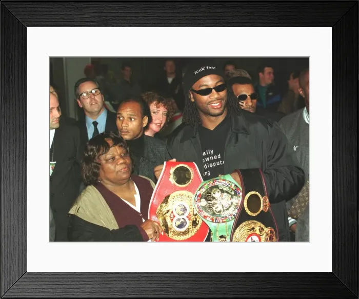 Framed Print : Lennox Lewis November 1999 World boxing championarrives back in Britain Monday 22