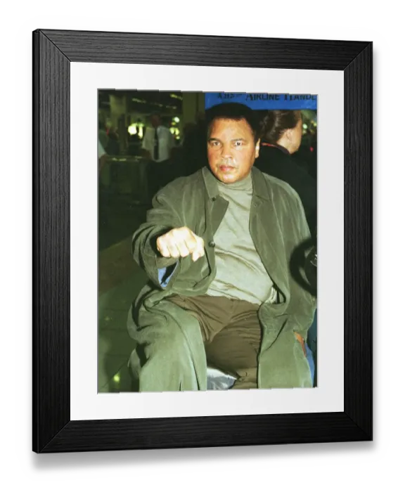Framed Print : Muhammad Ali boxing legend December 1999 leaves Heathrow Airport for the United