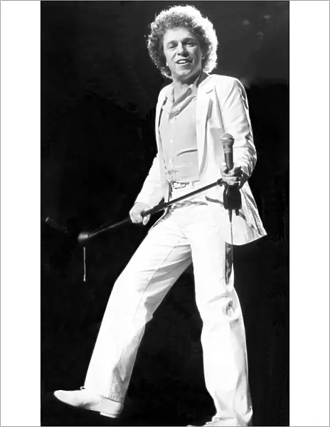 Leo Sayer in concert at Coventrys Apollo theatre 23rd April 1983
