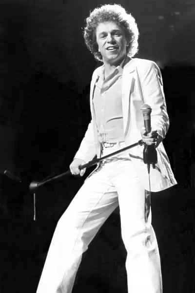 Leo Sayer in concert at Coventrys Apollo theatre 23rd April 1983